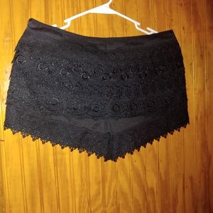 Sans Souci lacey shorts
